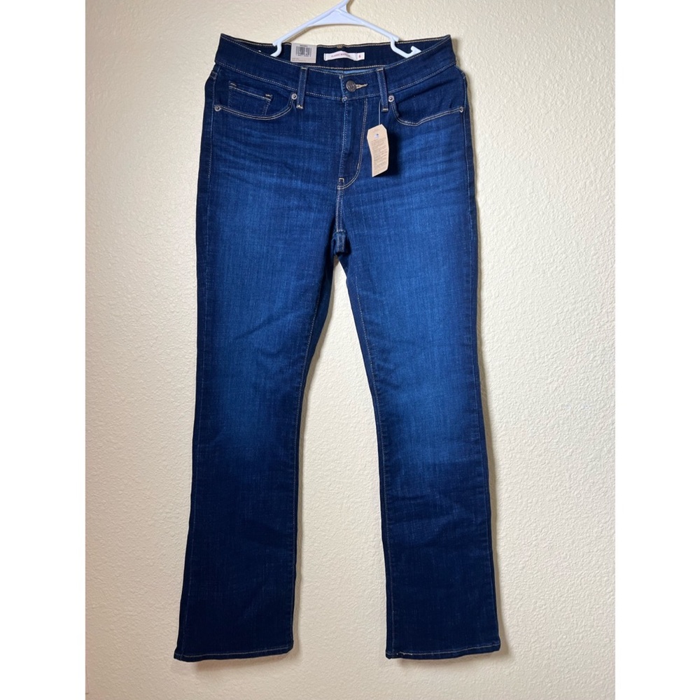 Levis jeans boot cut size 28